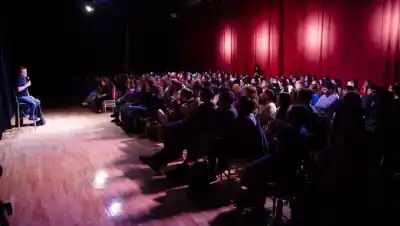 Gastón Pauls en Cutral Co: el mensaje que llevó a quienes atraviesan una adicción