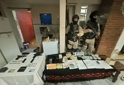 Dos policías de Santa Fe detenidos en un búnker de Tiro Suizo: cómo los descubrió la Prefectura