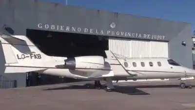Cuestionan el uso del avión sanitario de Jujuy para un acto político: quién pide investigar