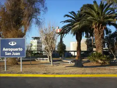 Aeropuerto de San Juan: negocian una prórroga récord de la concesión y qué impacto tendría en los vuelos