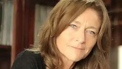 El diario El Fuerte cumple 40 años en Chascomús: la charla abierta de Ana Cacopardo en la biblioteca