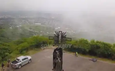 El Cerro Las Rosas tendrá una cruz monumental de 24 metros: qué busca recuperar la obra