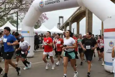 500 corredores en la Primera Maratón de Carnaval de Corrientes: el detalle solidario que marcó la jornada