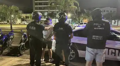 Operativo en la Costanera de Posadas: secuestraron 7 motos y detuvieron a 3 hombres
