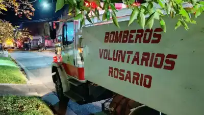 Incendio en barrio Ludueña: murió una mujer y aún se investiga el origen del fuego