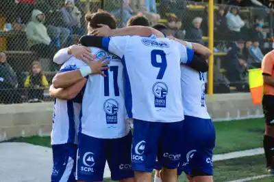 Newbery arrancó el Regional con una goleada 4 a 2 ante Rada Tilly: cómo lo dio vuelta