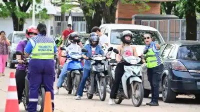 70 vecinos tramitaron su licencia de conducir en el barrio Juan Manuel de Rosas