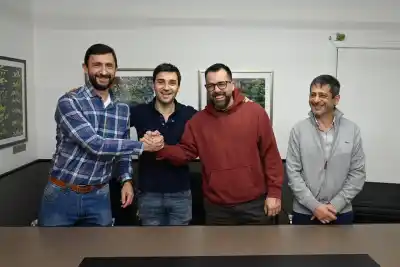 Torres firmó el convenio para construir 39 viviendas en la cordillera