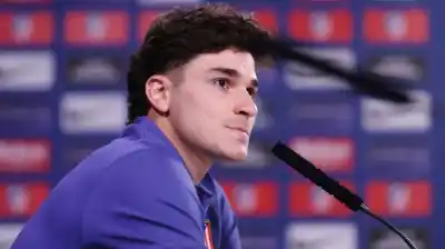 La cláusula que le abriría a Julián Álvarez la puerta del Barcelona desde el Arsenal