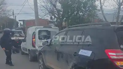 Recuperaron una camioneta y una moto con pedido de secuestro en Neuquén