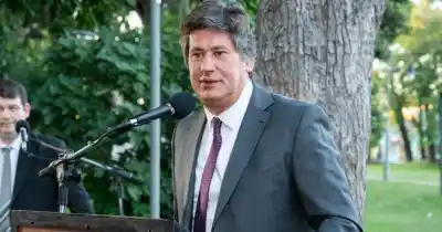Funes: El intendente Santacroce rompe el silencio sobre su divorcio y lanza duras críticas a la política y la economía