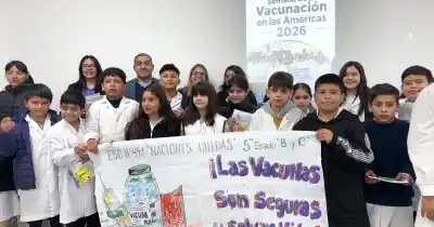 Reconocen a 50 enfermeras y agentes sanitarios por su labor en vacunación