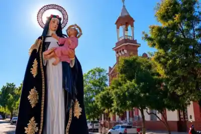 Suncho Corral celebra a Santa Rosa de Lima con procesión, danzas y música