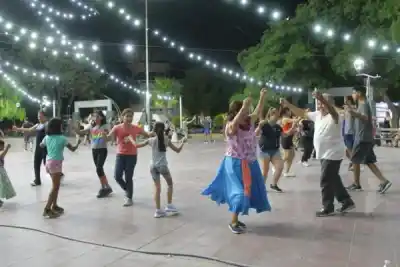 600 bailarines se preparan para el Primer Abrazo Bandeño