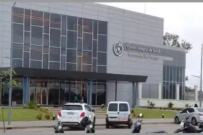 Dos jóvenes fracturadas tras un choque de motos en Río Hondo