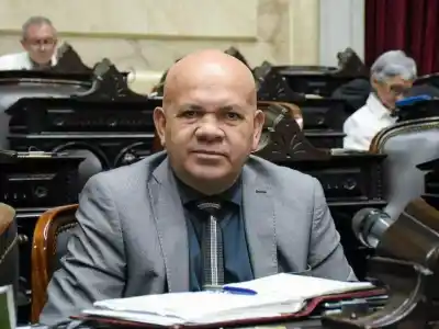 Leiva cargó contra el Gobierno, reveló el cruce por Malvinas y reclamó reorganizar el peronismo