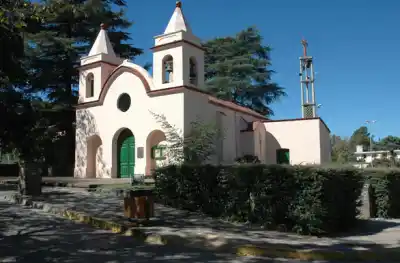 Santa Rosa de Calamuchita honra a su patrona con misa, procesión y maratón