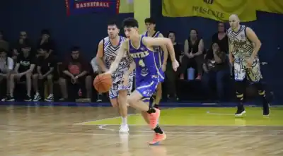 Con doble festejo posadeño arrancó el PreFederal de básquet