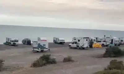 Prohibido estacionar en la costa: Madryn reubica motorhomes en Playa Paraná