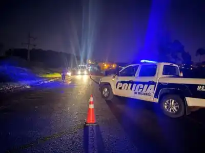 Hallan muerto a un hombre sobre la Ruta 12 en Garuhapé y sospechan que lo atropellaron