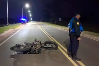 Se fracturó al escapar de un control durante una picada en Ruta 44