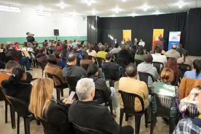 Histórico en Villa Santa Rosa: 59 familias ya tienen la escritura de su casa