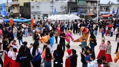 Cientos de familias celebraron el cierre de "Infancias con Valores" en la Plaza San Martín