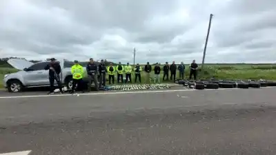 Persecución en Avia Terai: secuestran 106 cubiertas y 50 kilos de coca