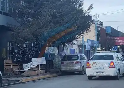 Denuncian por "intimidación pública" a un grupo que acampa en Desarrollo Social