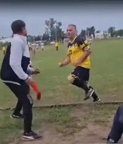 Batalla campal en la Liga de Veteranos: el partido terminó en suspensión