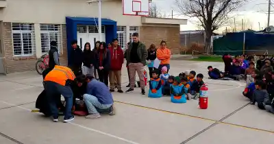 Alumnos de San Carlos aprenden seguridad vial y participan de simulacros sísmicos