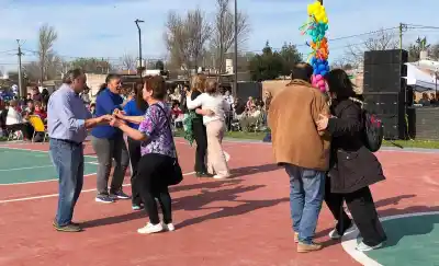 Fiesta en Villa Parque: inauguran la plaza renovada y 36 calles asfaltadas