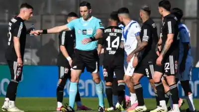 Escándalo en Riestra-Vélez: la AFA suspendió al árbitro rosarino Nazareno Arasa