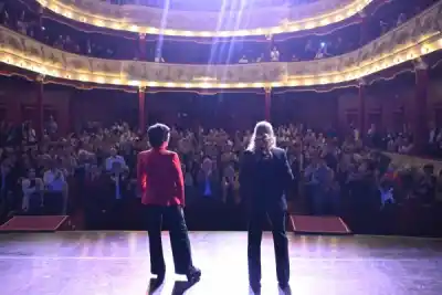 Sapucay y lágrimas en el estreno de “Regreso a Caá Catí”: Las Hermanas Vera emocionaron hasta las lágrimas