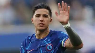 Rosenior sale al cruce: la conversación privada con Enzo Fernández que despeja dudas sobre su futuro