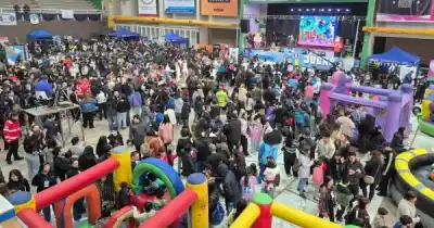 Aike Jugar: cientos de familias coparon el Boxing Club con juegos y trámites