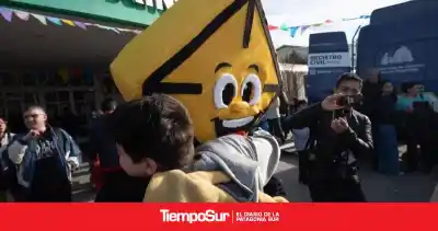 Vialidad Provincial presentó su nueva mascota y un circuito vial para los chicos en “Aike Jugar”