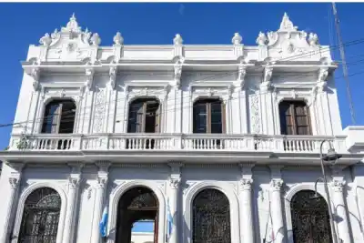 Cobro de sueldos municipales en Corrientes: quiénes empiezan este lunes 31