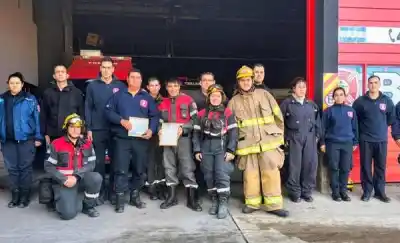 El bombero de Trelew que ayudó en el terremoto de Colombia recibió un emotivo reconocimiento
