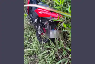 Abandonada en la banquina: recuperaron una moto robada en Fernández