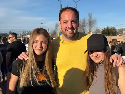 Di Nápoli inauguró la plaza de Villa Parque y 36 cuadras de asfalto