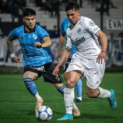 Brandán desató el festejo: Temperley venció a Quilmes y quedó a dos puntos de la cima