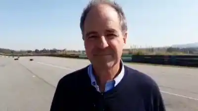 Golpearon y prendieron fuego la camioneta de un excampeón del TC en su casa
