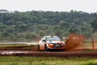 Histórico: un misionero y un encarnaceno lograron el segundo puesto en el Mundial de Rally