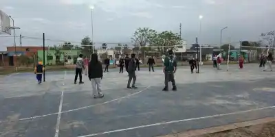 El vóley volvió a unir a las familias en el barrio Matadero