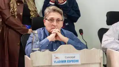 Un concejal de Ushuaia denunció ante la Fiscalía de Estado el acuerdo con Roch por las regalías