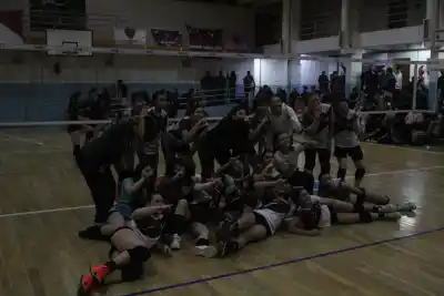 Academia TdF y Estrella Vóley arrancan en el CAPaProV de Comodoro