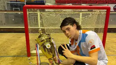 De Caucete a Angola: el pibe de 17 años que volvió campeón de hockey
