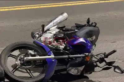 Un motociclista de 35 años terminó en el hospital tras chocar con un auto en Paraná