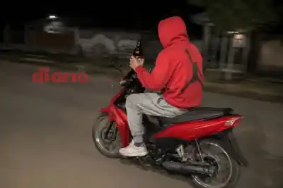 La familia lo entregó: “Merquita” robó una moto y la policía lo encontró dormido